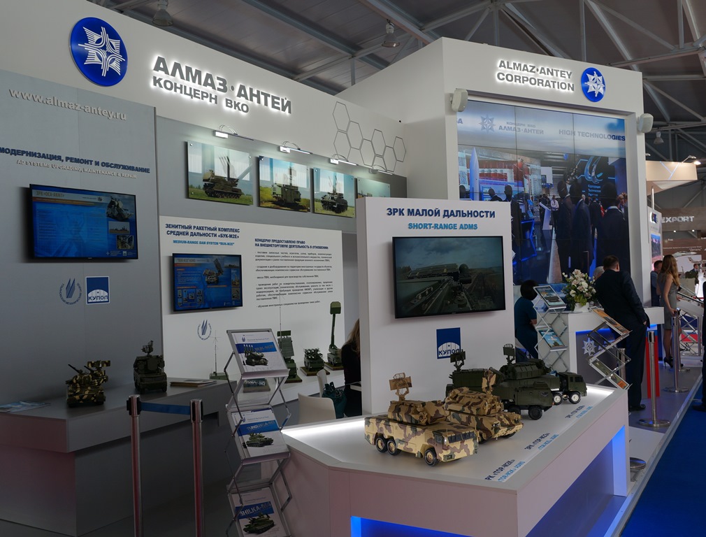 Концерн ВКО "Алмаз – Антей" представил модельный ряд продукции военного и гражданского назначения на оружейной выставке в Астане