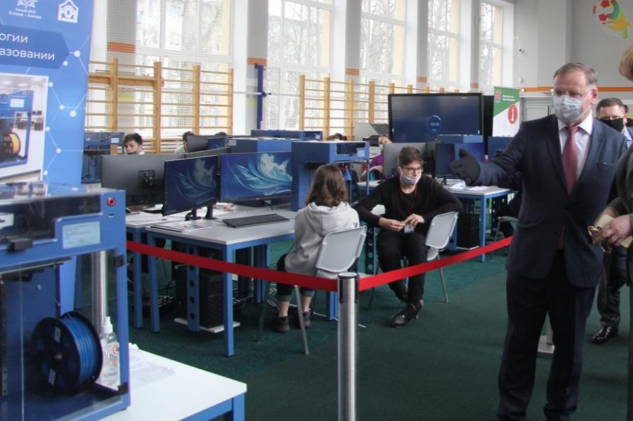 Концерн ВКО «Алмаз-Антей» поддержал губернаторский чемпионат по робототехнике